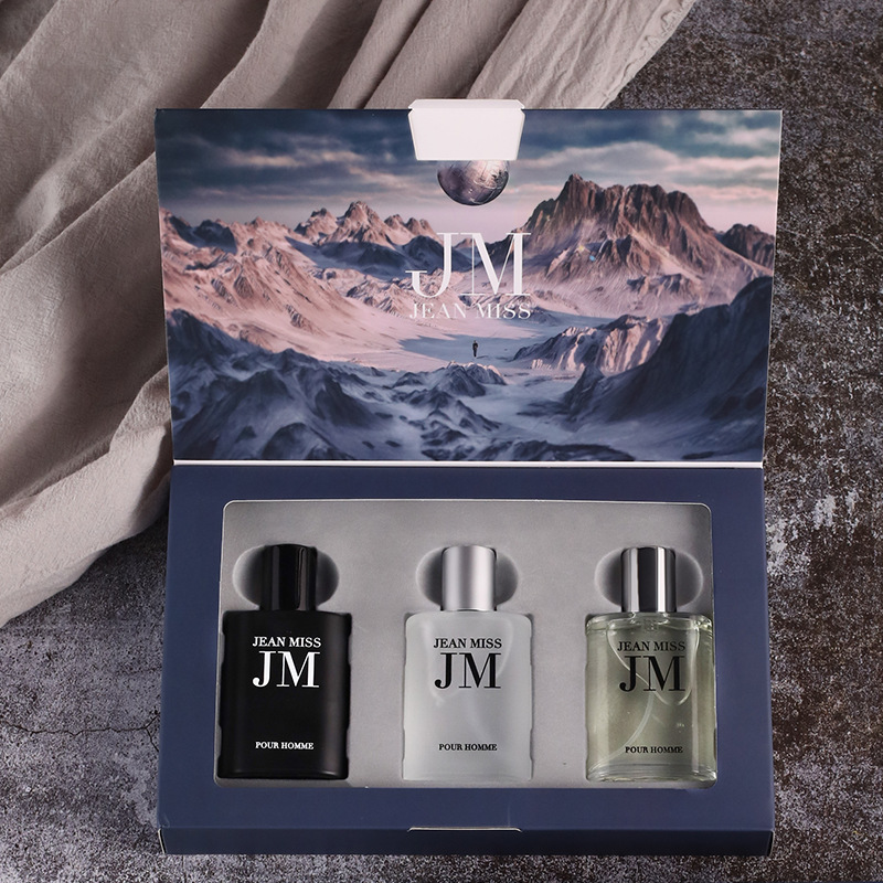 Fragrance Perfume Spray - 男性用オードトワレコロンギフトセット3個、エンボス加工のスクエアボトル、ウッディアクアティックマスキュリナスフレグランスサンプラーキット、黒赤青のマルチカラー香水スプレー、デートや旅行に最適なブルースケーナリーフリップギフトボックス、夫やボーイフレンドへのギフト