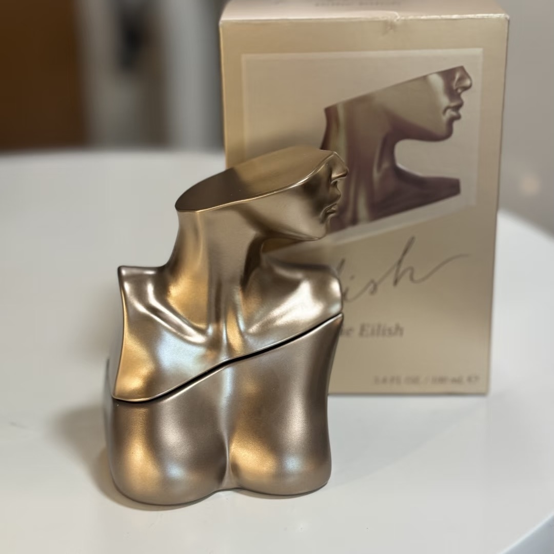 ビリー・アイリッシュ オードパルファムスプレー 香水（女性用 - Perfume Fragrance Couture のレビューと価格