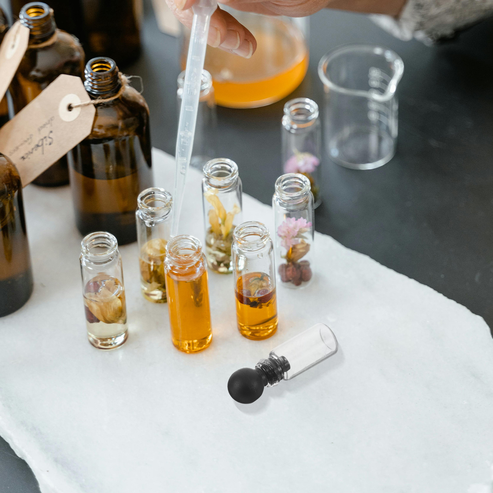 150個入り、ガラス製香水サンプル容器、小型ボールストッパー - Perfume Fragrance Samples のレビューと価格
