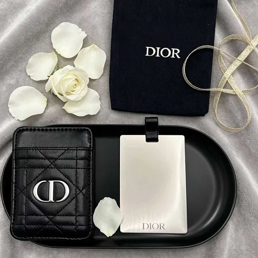 ディオール ディオールのバッグ 多機能ポータブル両面タッチア - Perfume Fine Fragrance のレビューと価格