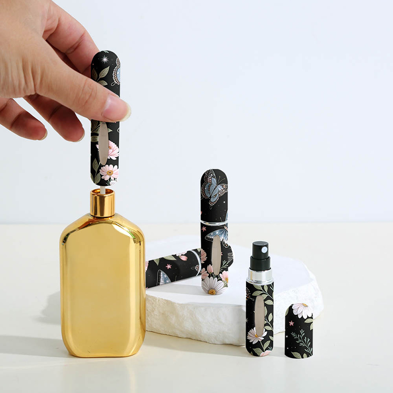 1個入り 花柄 5ml 詰め替え式 香水スプレーボトル 可愛 - Perfume Fragrance Direct のレビューと価格